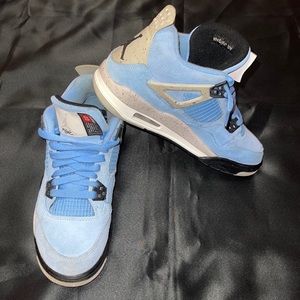 JORDAN 4 RETRO UNIVERSITY BLUE 2021